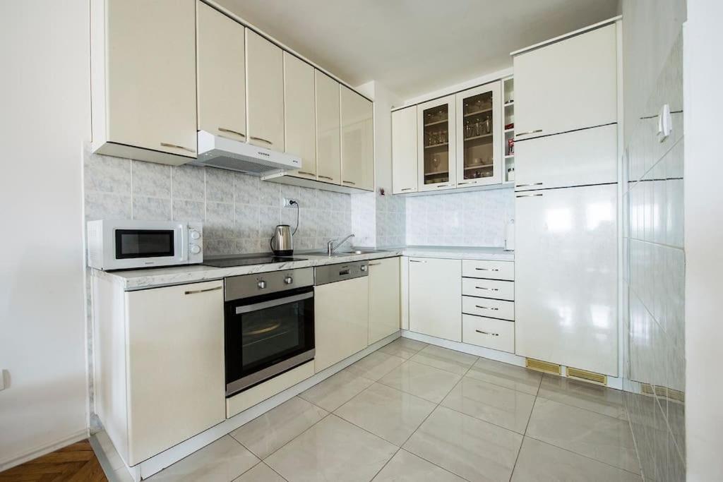 פודסטראנה Apartment Jully מראה חיצוני תמונה
